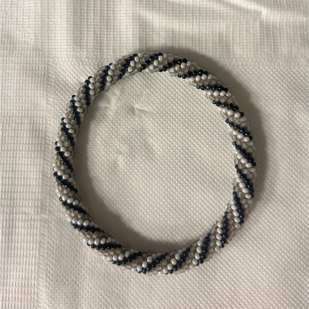 Elegant Black, White, & Gold Beaded column Bracelet—NFL Saints colors!